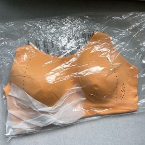 Brand New (still in pkg) Lululemon Air Support Bra sz 32DDD